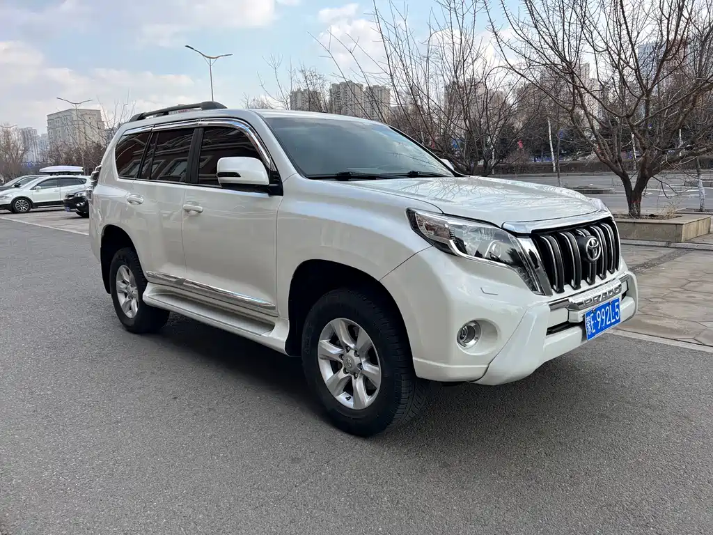 Toyota Prado 2015 — фото 3