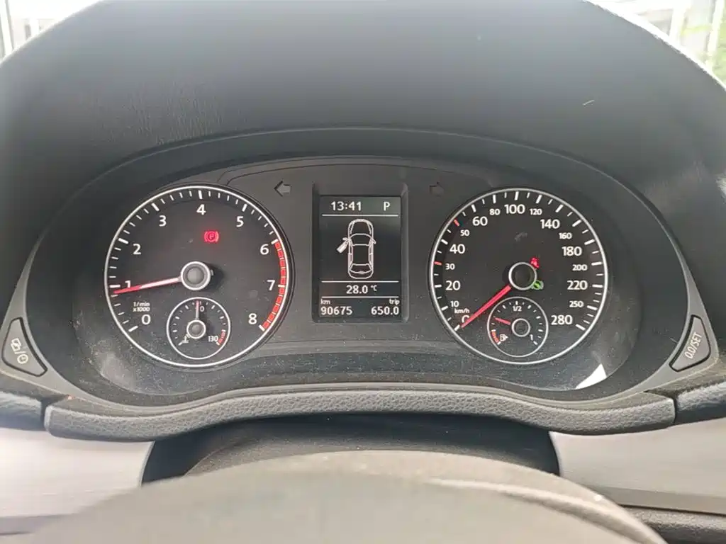 Volkswagen Passat 2015 — фото 12