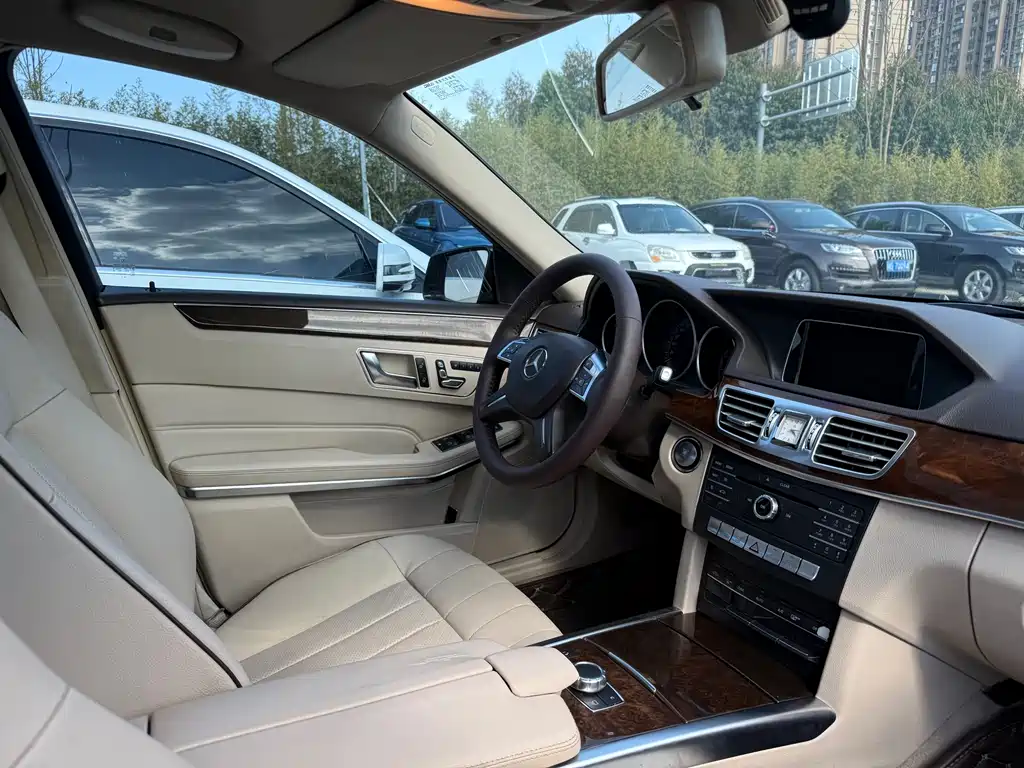 Mercedes-Benz E-Class 2016 — фото 14