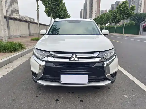 Mitsubishi Outlander 2016