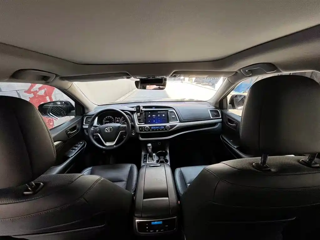 Toyota Highlander 2020 — фото 11