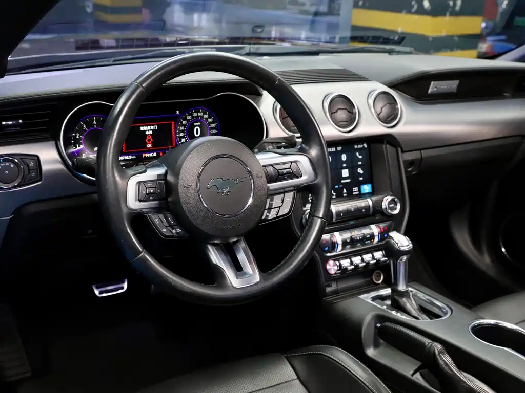 Ford Mustang 2018 — фото 11