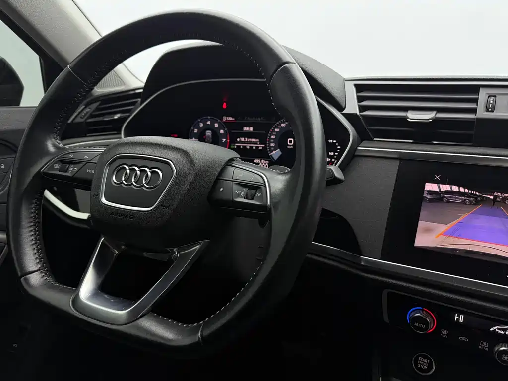 Audi Q3 2021 — фото 12
