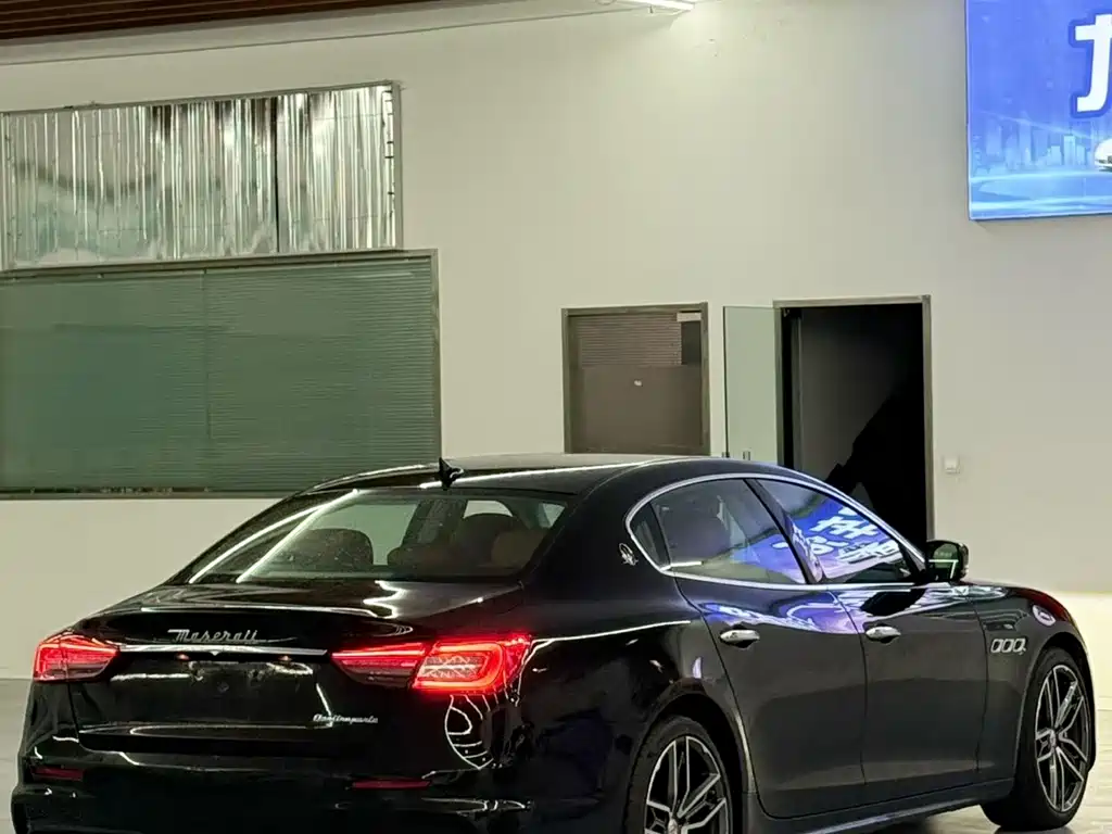 Maserati Quattroporte 2014 — фото 15