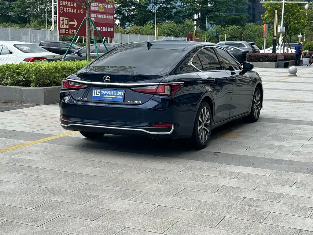 Lexus ES 2020 — фото 5
