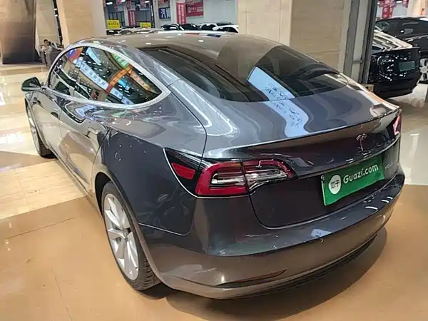 Tesla Model 3 2020