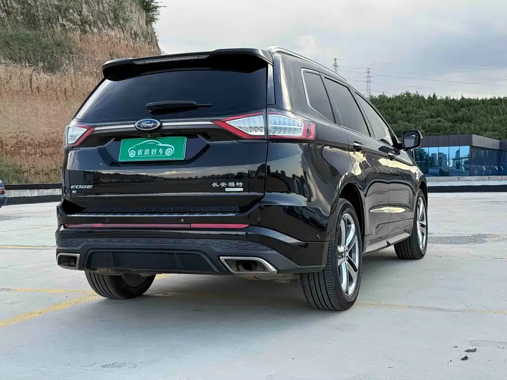 Ford Edge 2017 — фото 7