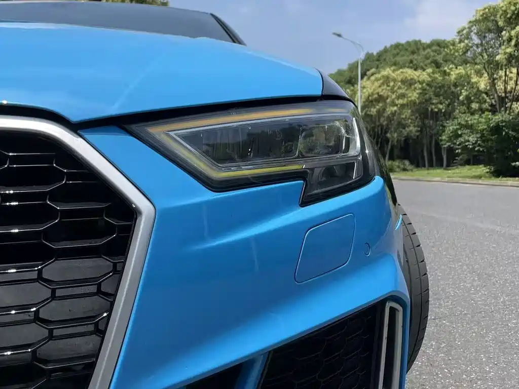 Audi RS 3 2018 — фото 20