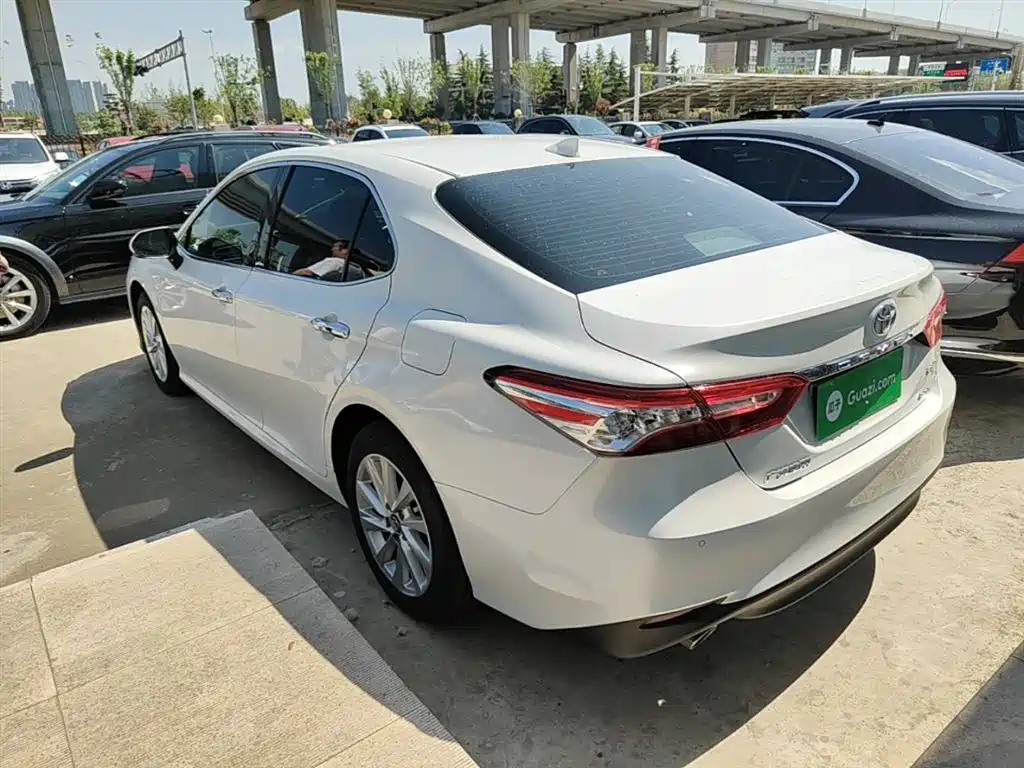 Toyota Camry 2022 — фото 23