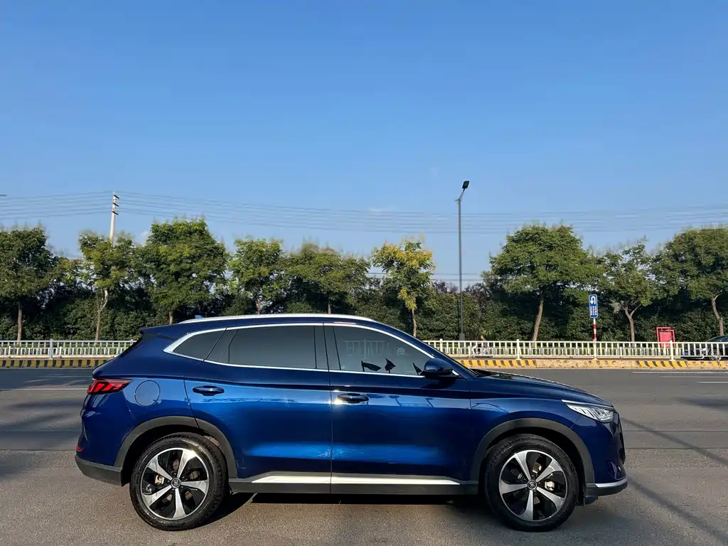 BYD Song PLUS New Energy 2023 — фото 6