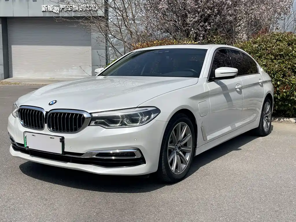 BMW 5 Series New Energy 2018 — фото 1