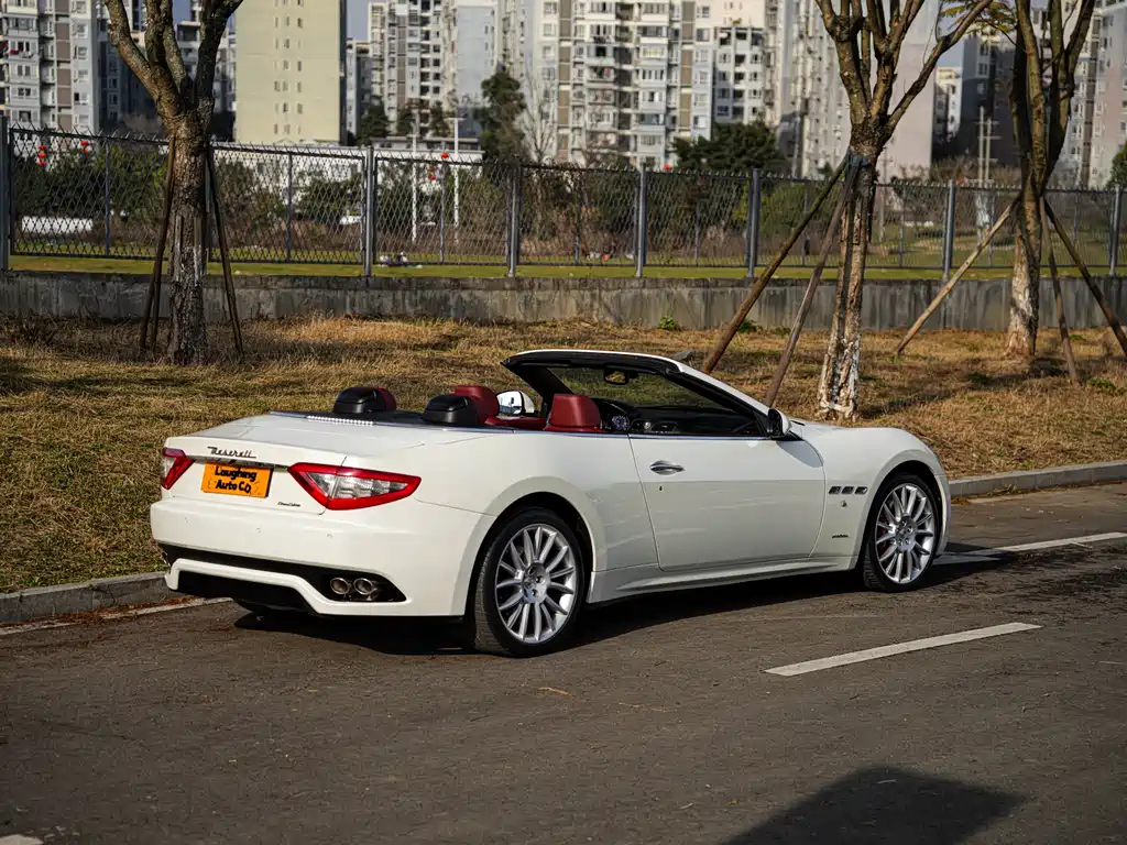 Maserati GranCabrio 2014 — фото 14