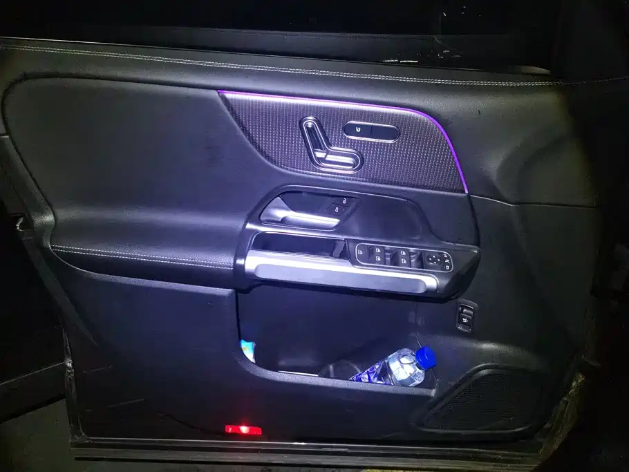 Mercedes-Benz GLB 2023