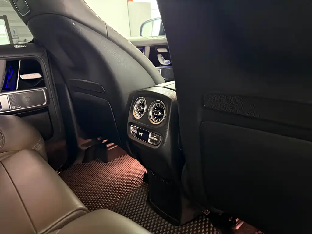 Mercedes-Benz G-Class 2023 — фото 12