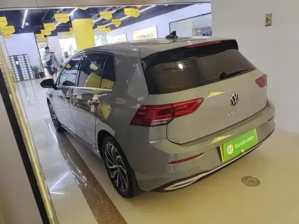 Volkswagen Golf 2021