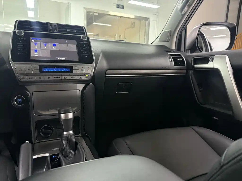 Toyota Prado 2019 — фото 16