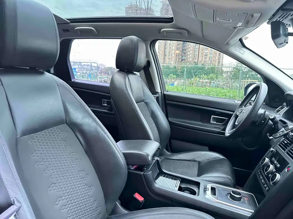 Land Rover Discovery Sport 2017 — фото 15