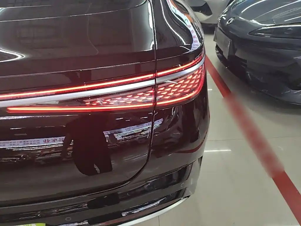 BYD Seal 07 DM-i 2024 — фото 8