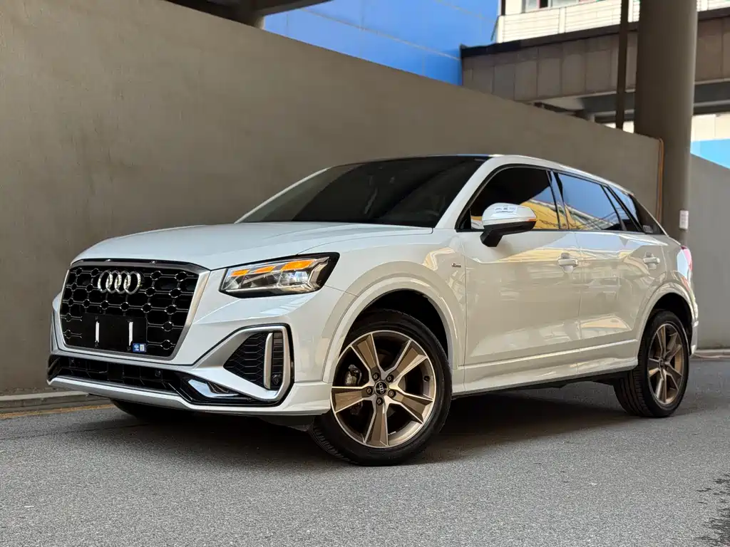 Audi Q2L 2023
