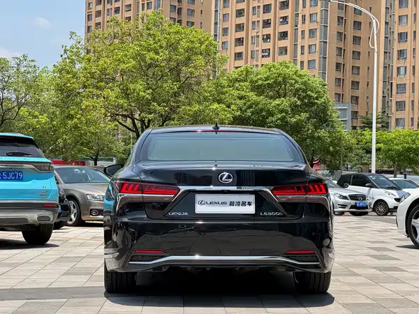 Lexus LS 2018