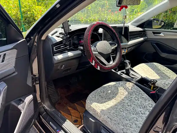 Volkswagen Sagitar 2025