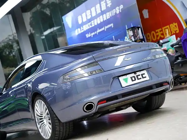 Aston Martin Rapide 2010