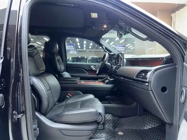Lincoln Navigator 2022