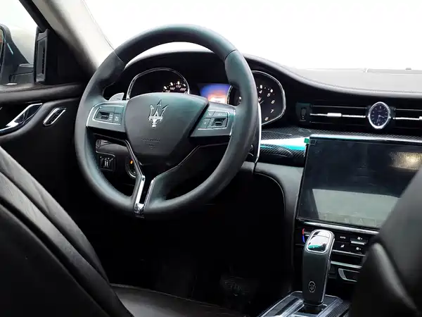 Maserati Quattroporte 2013