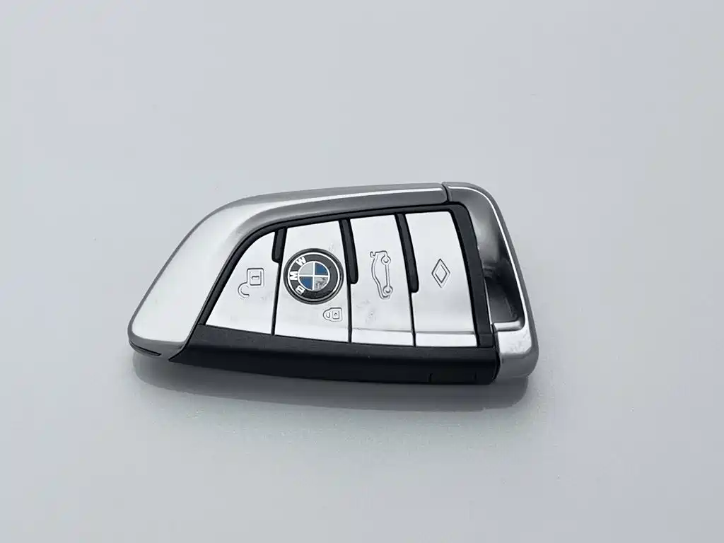 BMW 5 Series New Energy 2020 — фото 19