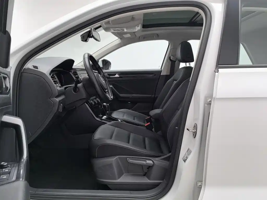 Volkswagen T-Roc 2020 — фото 10