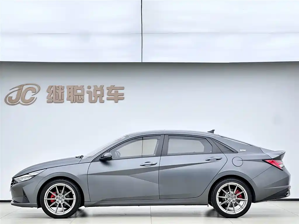 Hyundai Elantra 2022