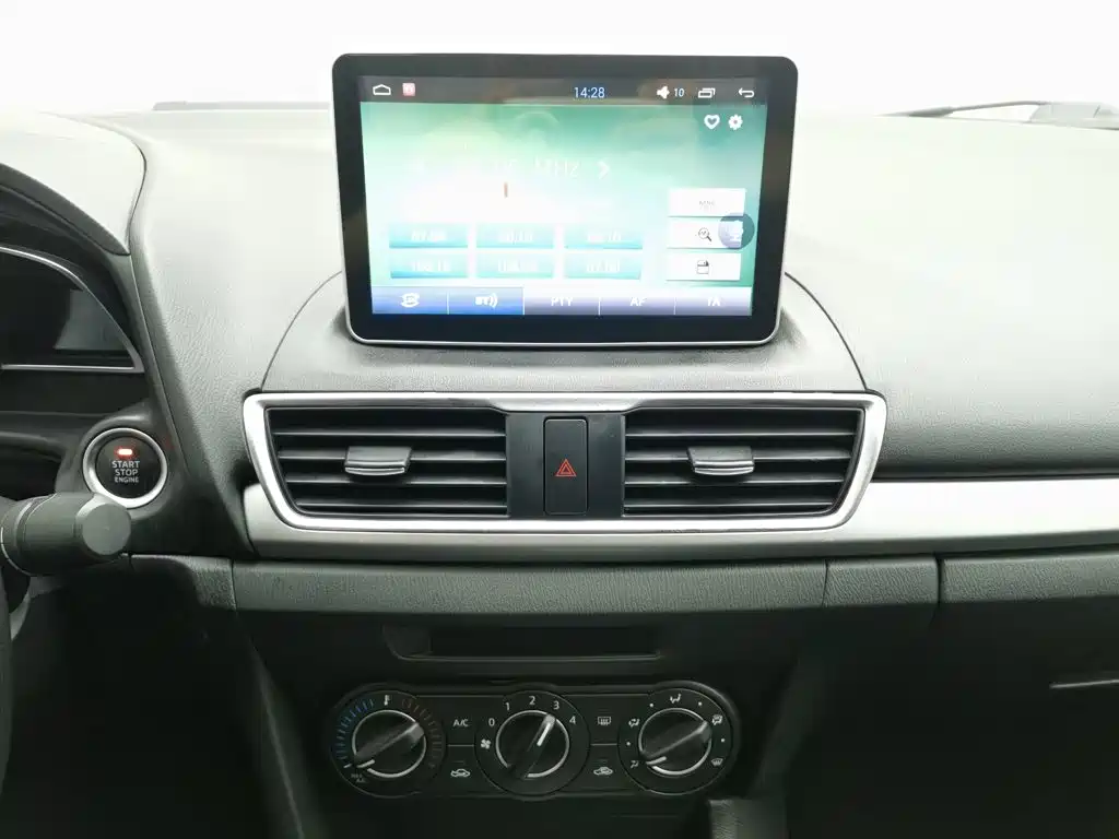 Mazda 3 Axela 2016 — фото 12