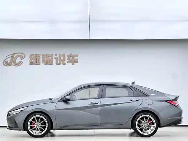 Hyundai Elantra 2022