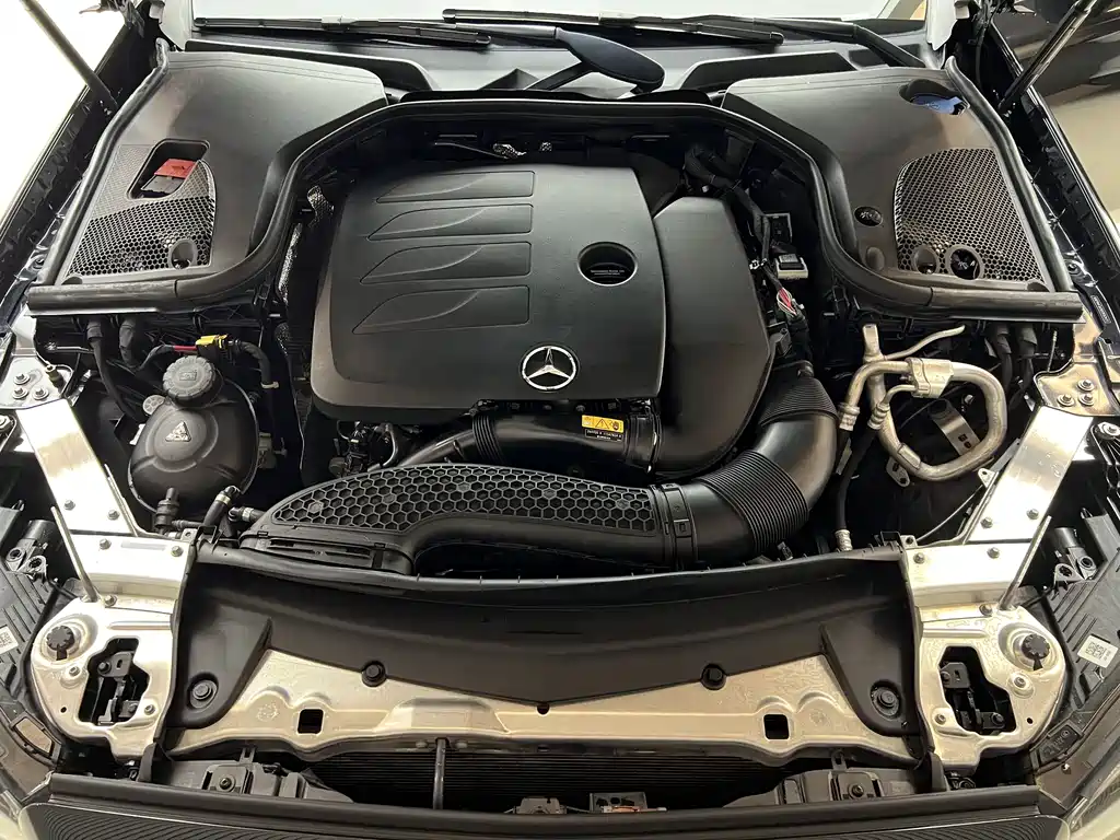 Mercedes-Benz E-Class 2023 — фото 17