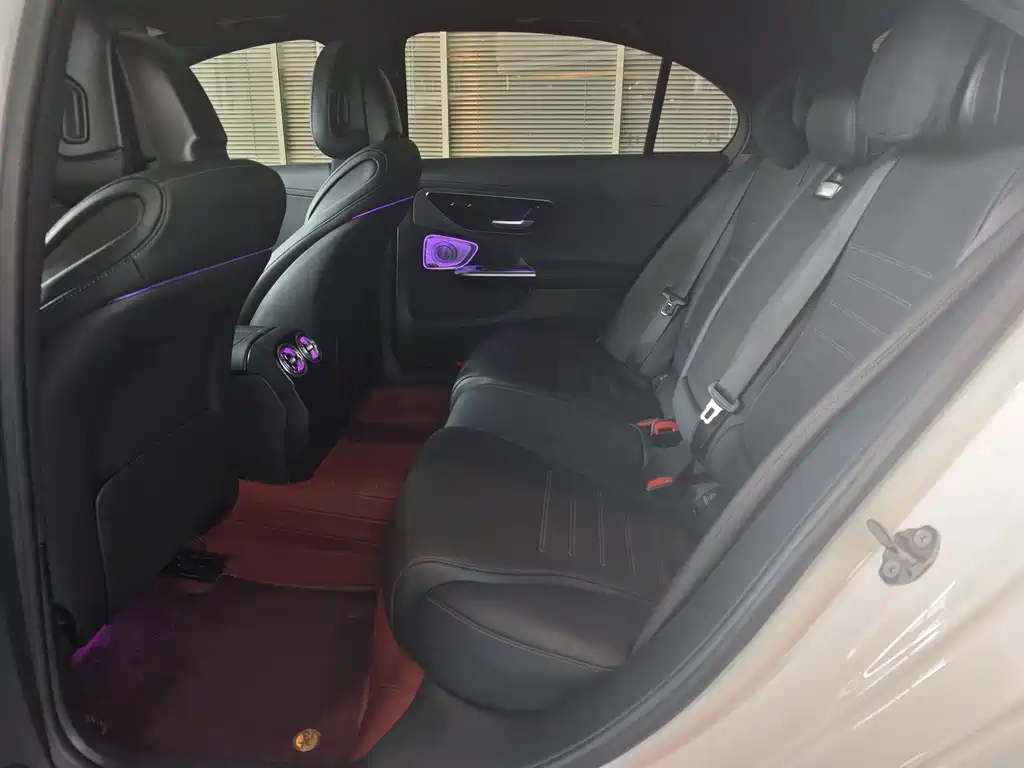 Mercedes-Benz C-Class 2023 — фото 23