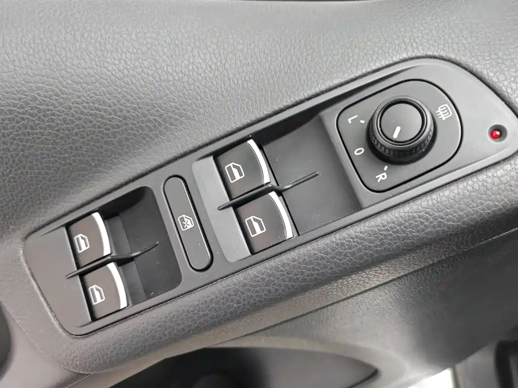 Volkswagen Tiguan 2017 — фото 9