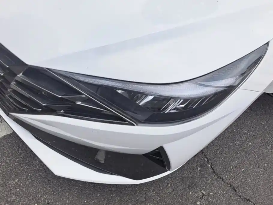 Hyundai Elantra 2023