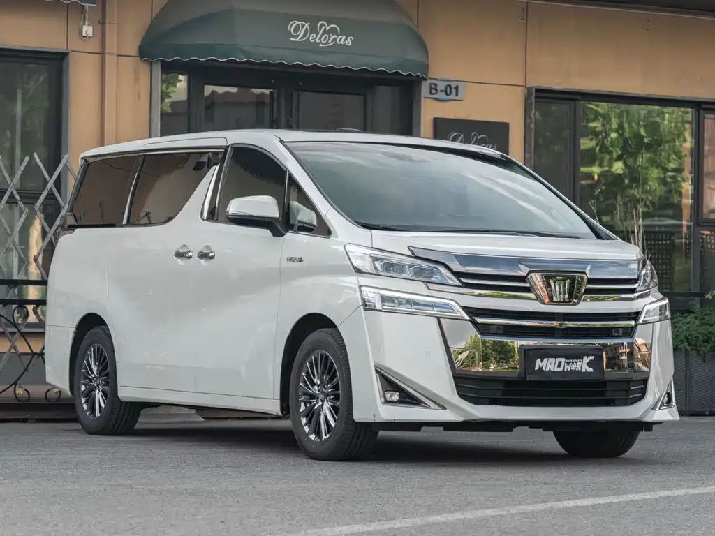 Toyota Vellfire 2022 — фото 3