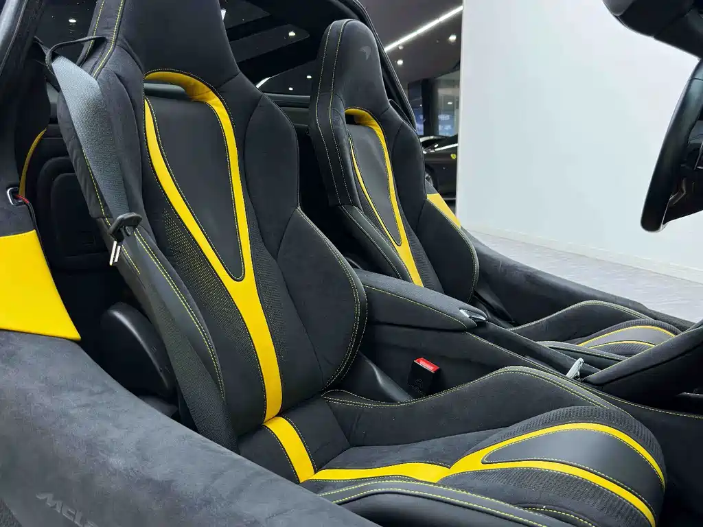 McLaren 720S 2020 — фото 18