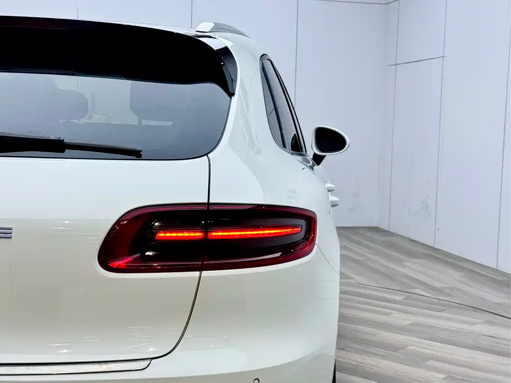 Porsche Macan 2015 — фото 22