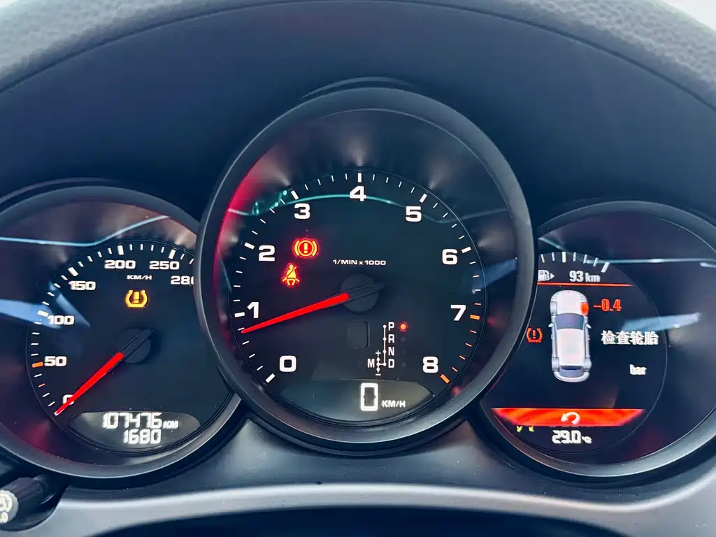 Porsche Macan 2015 — фото 17