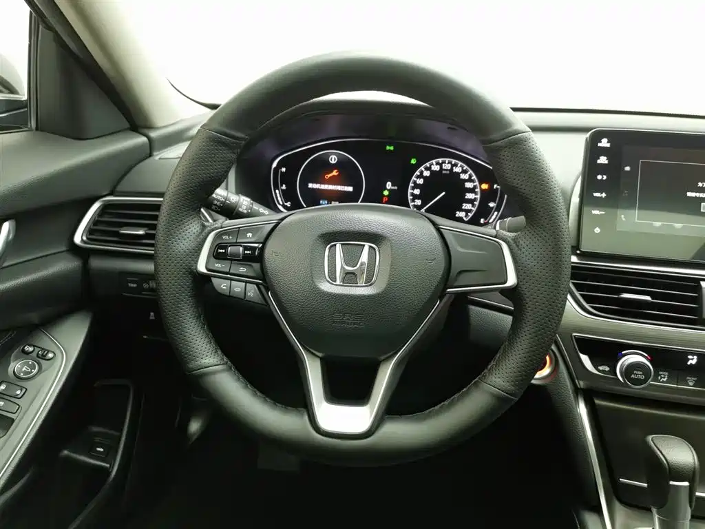 Honda Accord 2022 — фото 11