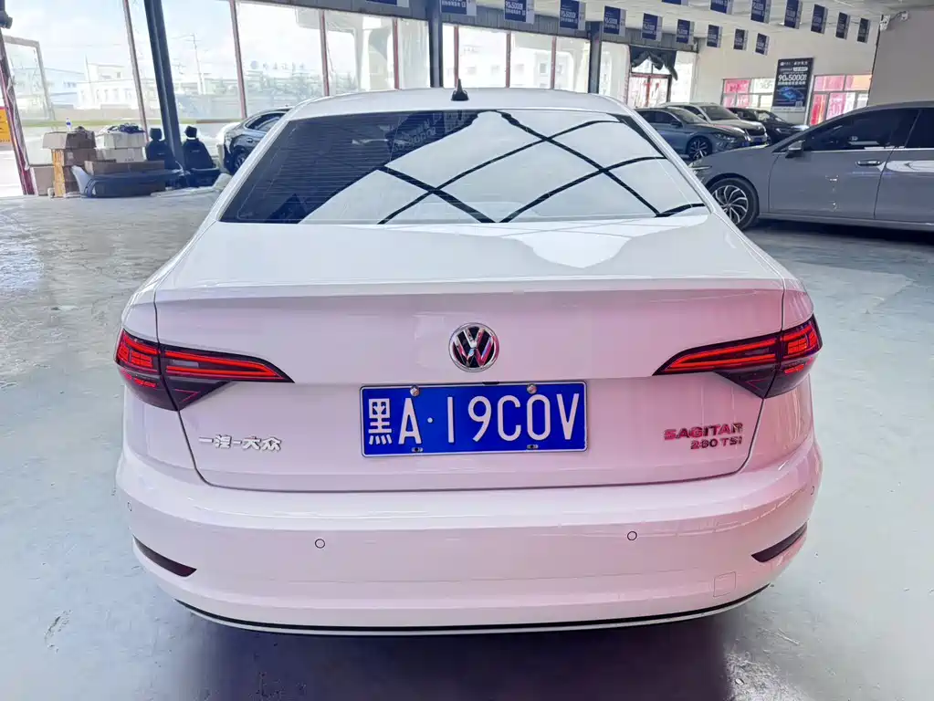 Volkswagen Sagitar 2022