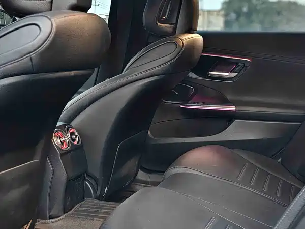 Mercedes-Benz C-Class 2021
