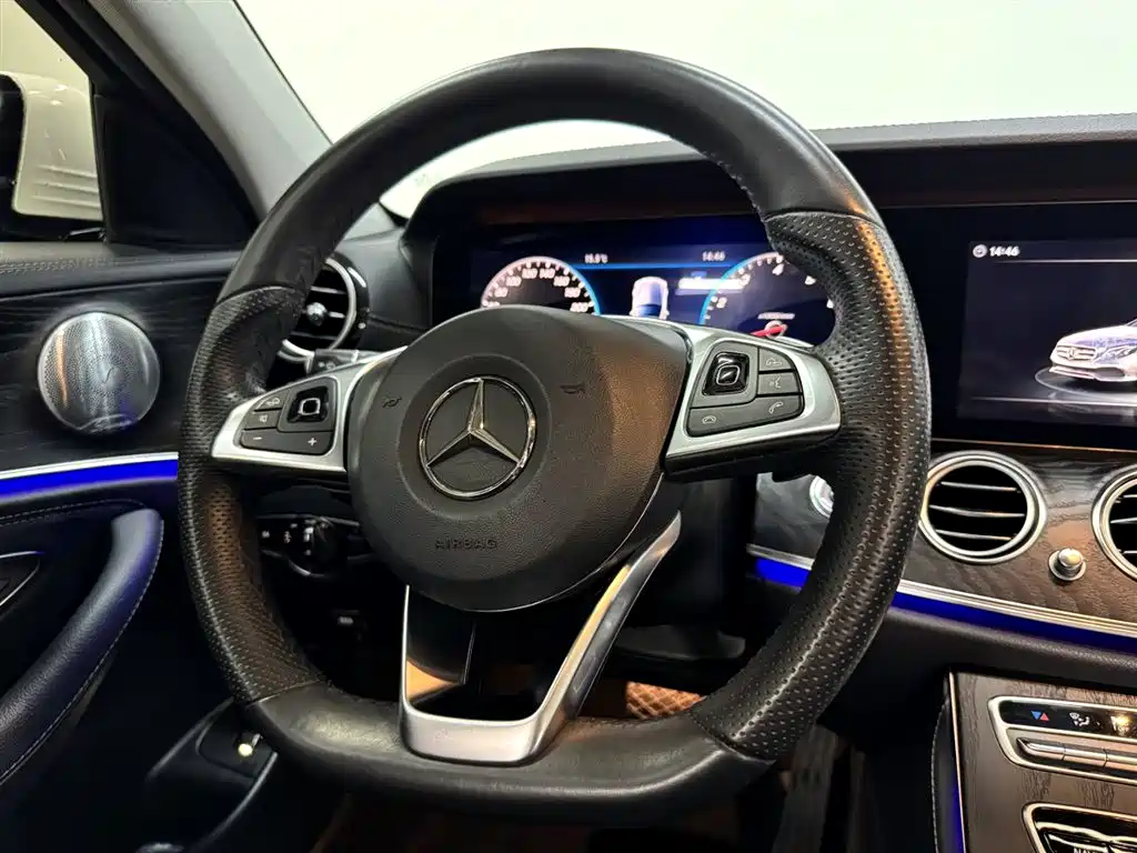 Mercedes-Benz E-Class 2017 — фото 13