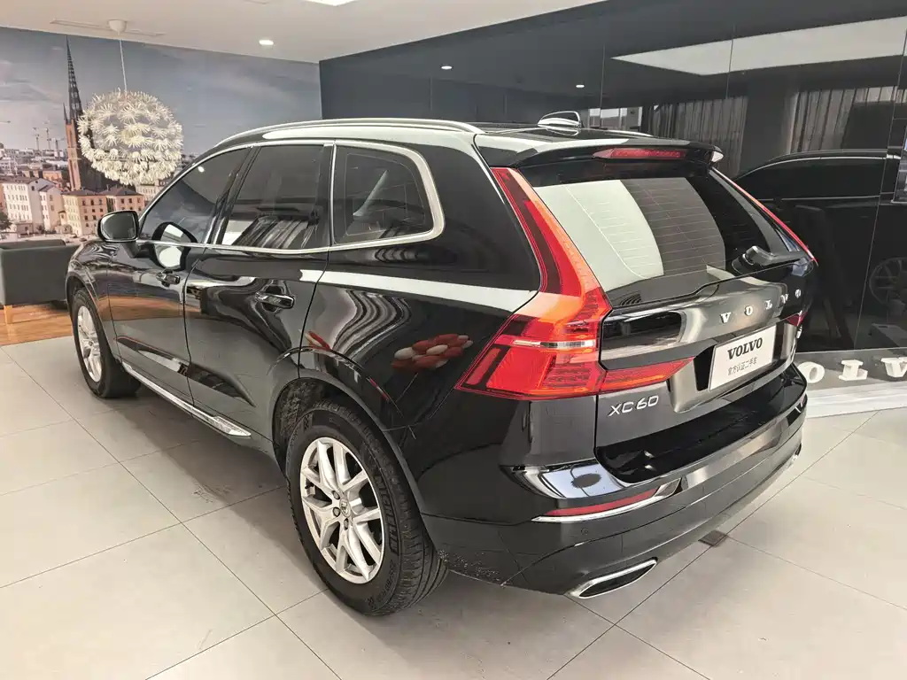 Volvo XC60 2020 — фото 15