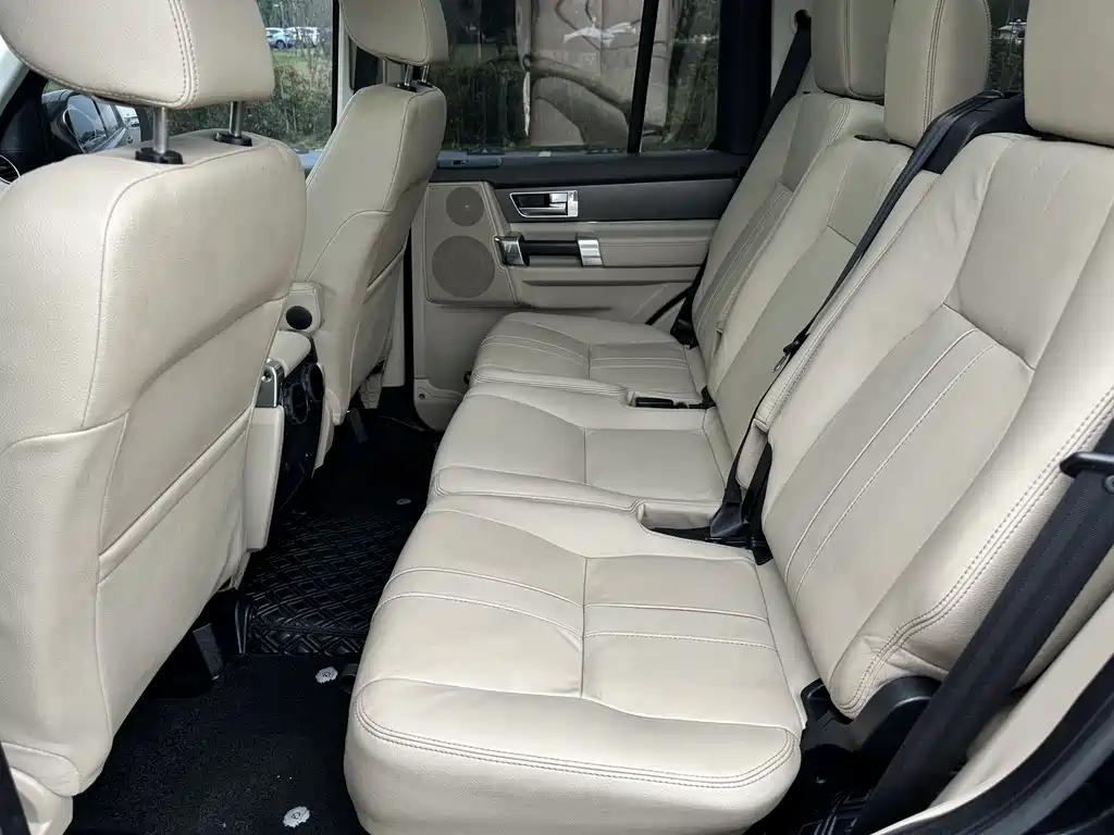 Land Rover Discovery 2019 — фото 12