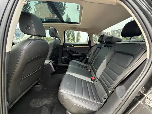 Volkswagen Sagitar 2021