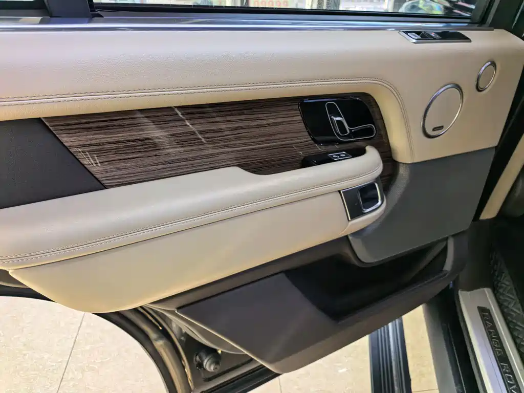 Land Rover Range Rover 2019 — фото 11