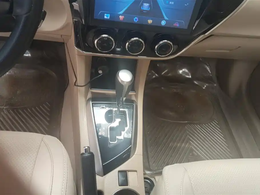Toyota Corolla 2015 — фото 16
